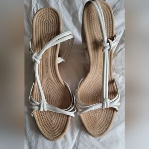 Enzo Angiolini white wedge sandals, sz 9